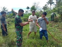 Satgas Bagikan Masker ke Warga Jalankan Prokes, TMMD Tapsel