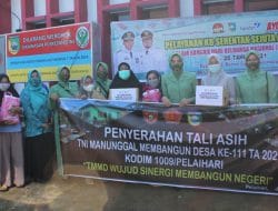 Dukung TMMD Ke-111 Persit Kartika Chandra Kirana Cabang XXXII Dim 1009 Berikan Tali Asih bagi Akseptor KB