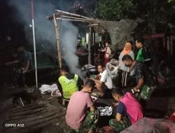 Makin Solid, Tim Satgas TMMD Kodim Gresik Nikmati Ikan Bakar Bersama Warga