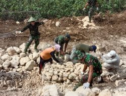 Warga Desa Siwalan TMMD, Dapat Banyak Pelajaran Berharga dari Satgas