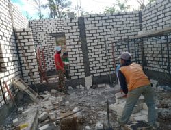 Satgas TMMD dan Warga Rehab RTLH Susaini