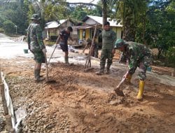 Danramil Seluas Turun Tangan Bantu Pengecoran Jalan TMMD Ke-111 Kodim 1202/Skw