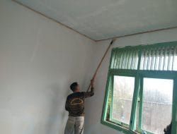 Pengecatan Lis Planfond Puskesmas Pembantu Desa Sentangau Jaya