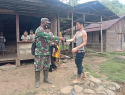 Satgas TMMD Kodim Tapsel Giat Bagi Masker, Agar Warga Jalankan Prokes