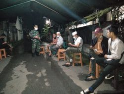 Ikut Berbelasungkawa, Babinsa Melayat Kerumah Duka Warga Binaannya Saat Tengah Melaksanakan Kegiatan TMMD Ke-111 Kodim 1207/Pontianak   