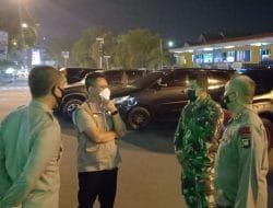 Dansatgas TMMD Ke-111 Kodim 1207/Pontianak Tinjau Penyekatan PPKM Darurat di Wilayah Kota Pontianak