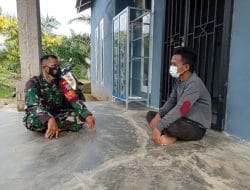 Babinsa Komsos Bersama Warga di Lokasi TMMD Ke-111 Kodim1207/Pontianak