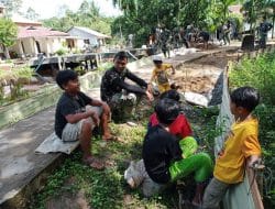 Hiburan Sederhana Bagi Anak-Anak di Lokasi TMMD Ke-111   