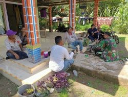 Secangkir Kopi Hangatkan Suasana Keakraban Satgas TMMD Ke-111 Kodim 1207/Pontianak dan Warga