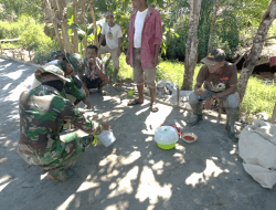Satgas TMMD Ke-111 Kodim 1207/Pontianak Tanamkan Semangat Cinta Tanah Air Saat Sedang Istirahat   