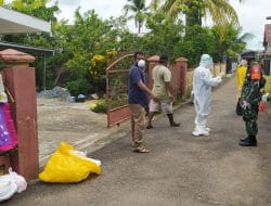 Antisipasi Penyebaran Covid-19, Satgas TMMD Ke-111 Kodim 1207/Pontianak Laksanakan Penyemprotan Disinfektan   