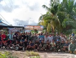 Dengan Berakhirnya Pekerjaan Rabat Beton Jalan, Satgas TMMD Ke-111 Kodim 1207/Pontianak Foto Bersama Dengan Warga