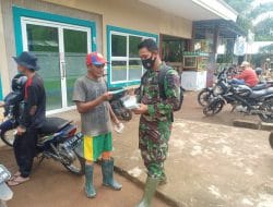 Cegah Penularan Covid-19, Satgas TMMD Ke-111 Kodim 1207/Pontianak Bagikan Masker