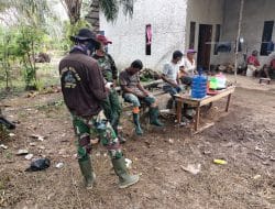 Jelang Berakhirnya TMMD Ke-111 Kodim 1207/Pontianak, Anggota Satgas Terus Gencar Lakukan Komsos