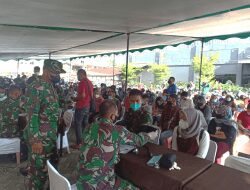 Menuju Indonesia Sehat, Satgas TMMD Ke-111 Kodim 1207/Pontianak Kawal Program Vaksinasi   
