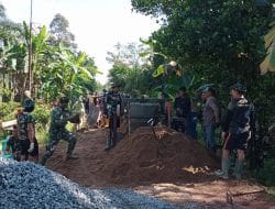 Material Pasir Yang Menggunung di Lokasi TMMD Ke-111 Kodim 1207/Pontianak   