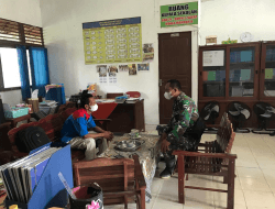 Satgas TMMD Ke-111 Kodim 1207/Pontianak Tinjau Kegiatan Penerimaan Murid Baru Di Smp 21 Kuala Mandor B   