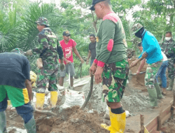 DanSST TMMD Ke-111 Kodim 1207/Pontianak Ikut Aduk Semen