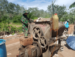 Bunyi Mesin Molen Tanda Pengecoran Dimulai di Lokasi TMMD Ke-111 Kodim 1207/Pontianak