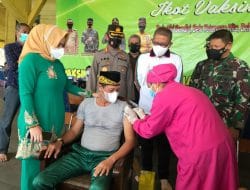 Dansatgas TMMD Ke-111 Kodim 1207/Pontianak Dukung dan Kawal Serbuan Vaksinasi Massal di Keraton Kadariah Kesultanan Pontianak   