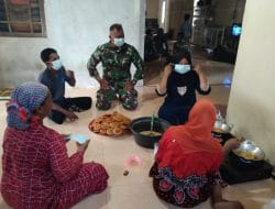 Komsos Dengan Warga, Danton Satgas TMMD Ke-111 Himbau Terapkan Prokes