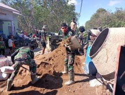 Sertu Murni Membantu Operator Mesin Molen Satgas TMMD Ke-111 Kodim 1207/Pontianak   