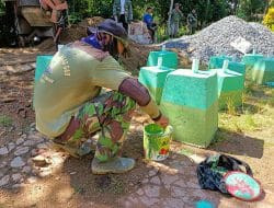 Satgas TMMD Ke-111 Kodim 1207/Pontianak Lakukan Pengecatan Landasan Bendera