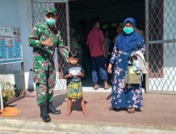 Anggota Satgas TMMD Ke-111 Kodim 1207/Pontianak Santuni Anak Yatim   