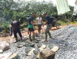 TNI Ajak Warga Bangkit dan MajuMelalui Program TMMD Ke-111 Kodim 1207/Pontianak