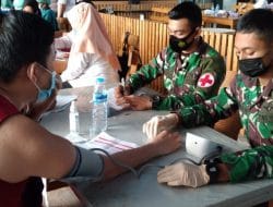 Layanan Kesehatan Gratis Oleh Tim Kesehatan TMMD Ke-111 Kodim 1207/Pontianak Diserbu Warga Kuala Mandor B   