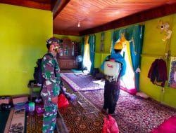 Anggota Satgas TMMD Ke-111 Kodim 1207/Pontianak Dampingi dan Monitoring Penyemprotan Desinfektan   