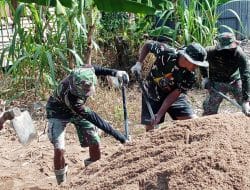 Semangatnya Prajurit Beruang Cakti Ikut TMMD Ke-111 Kodim 1207/Pontianak   