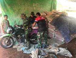 Bawa Semen Gunakan Motor Dinas, Satgas TMMD Ke-111 Kodim 1207/Pontianak Tetap Semangat Melaksanakan Tugas   