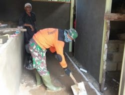 Satgas TMMD Ke-111 Kodim 1207/Pontianak Bantu Warga Buat Tempat Wudhu dan Kamar Mandi di Majid Roudatol Jinan   