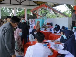 Bupati Aceh Barat Pantau Vaksinasi Massal di Lapangan Teuku Umar Meulaboh