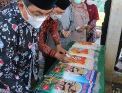 Hadiri Panen Raya Desa Rawa Medang, Bupati Tanjabbar Apresiasi Kelompok Tani