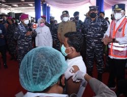 Korps Marinir dan Kemenhub Melaksanakan Serbuan Vaksin di Pelabuhan Merak Banten