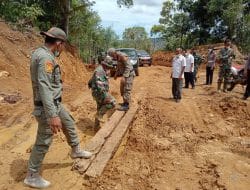 Hati-hati Pak Sopir, Jalannya Berlumpur