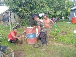 Mengisi Bahan Bakar Untuk Satgas TMMD Ke -111 Kodim 1202/Singkawang