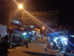 Menjulang Tinggi Melintang Jalan, Pemasangan Selamat Datang Tim Masev TNI AD ke-111 Kodim Tapsel