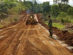 Kejar Pengerasan Jalan TMMD Ke-111 Tim Satgas Optimis Selesai Tepat Waktu