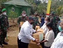 Kades Siuhom, Ucapkan Terima Kasih pada Tim Masev TNI AD Berikan Sembago ke Warga