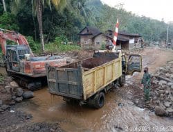 Giat Langsir Batu Dilandasi Dengan Semangat Gotong-royong di TMMD Kodim Tapsel
