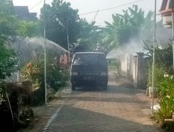 Rutin, Penyemprotan Desinfektan di Desa Siwalan Sasaran TMMD Ke-111