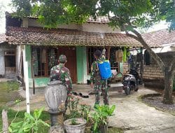 Semprot Rumah Antisipasi Penyebaran Virus Covid-19 di Lokasi TMMD Ke 111