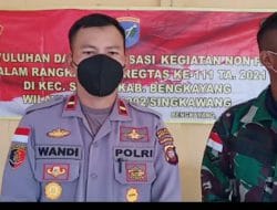 TNI Dan POLRI Semakin Kuat Dalam Mengingatkan Warganya Di Lokasi TMMD Regtas Ke 111 Kodim 1202/Skw