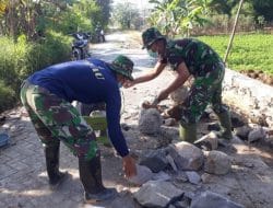 Ikuti Arahan Mandor Warga Bekerja Dengan Kompak