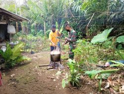 Prada Hadanan Rangkuti Bantu Siapkan Bumbu Sate