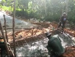 Satgas TMMD Ke 111 Kodim 1202/Skw Mempermudah Akses Perekonomian Warga Dengan Lancar Dan Tidak Ada Hambatan