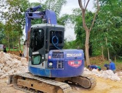 Pengerasan Jalan Desa Bantu Lancarnya Perekonomian Masyarakat